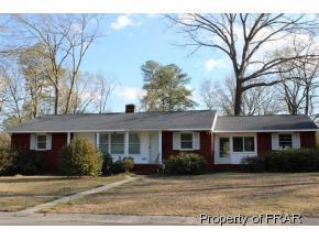 1823 Cherokee Dr, Fayetteville NC  28303-4109 exterior