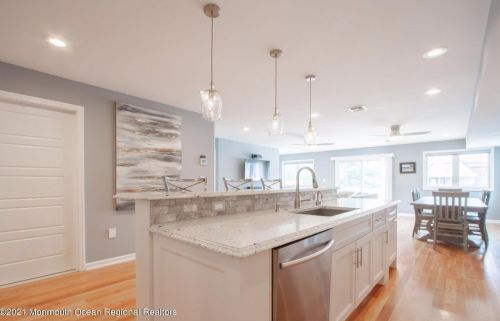 26 Ocean Ave, Monmouth Hills NJ  07732-1411 exterior