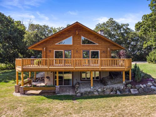 2717 Beaumont Ave, Waterford WI  53185-4933 exterior