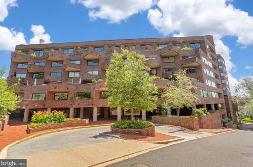 1015 33rd St, Washington DC 20007-3520 exterior