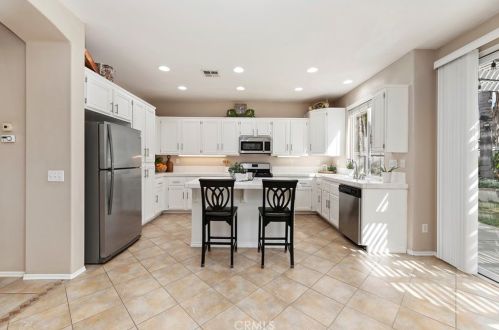 27560 Nellie Ct, Temecula CA  92591-2846 exterior