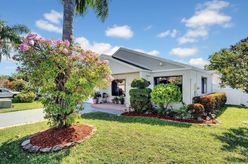 6 Cardiff Way, Boynton Beach, FL 33426-7606