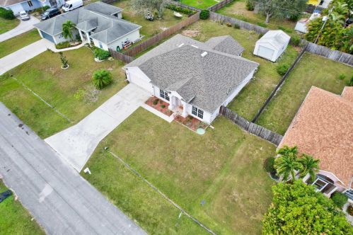 361 Volkerts Ter, Fort Pierce, FL 34983-3740