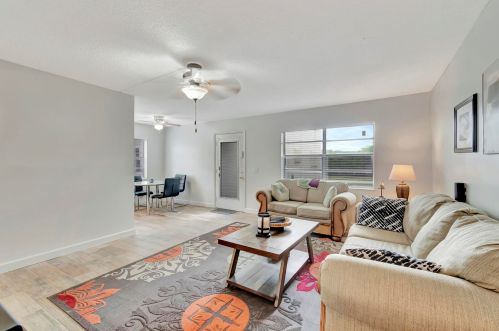 691 Burgundy O, Delray Beach FL  33484-4914 exterior