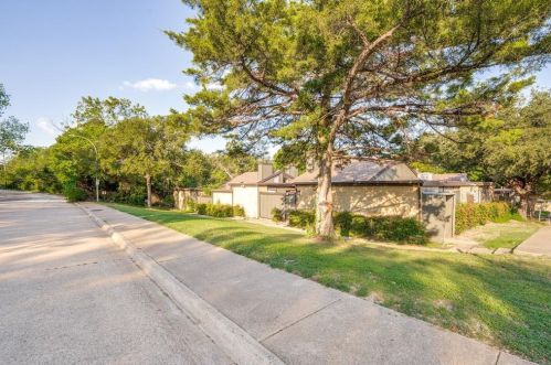 4665 Country Creek Dr, Dallas, TX 75236-1207