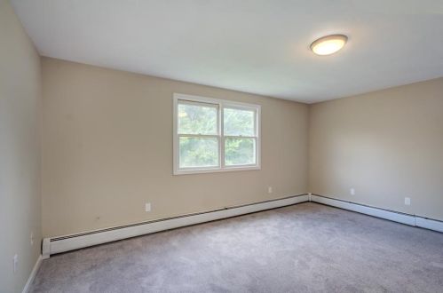 21 Belfield Dr, Providence RI  02919-1801 exterior