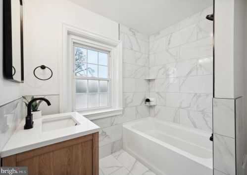 156 Edgemont Ave, Ardmore PA  19003-3111 exterior