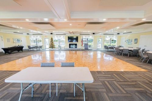 217 Palm Dr, Naples FL  34112-4952 exterior