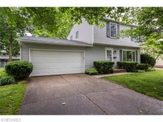 871 346th St, Willoughby, OH 44095-2626