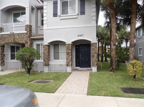 8267 29th St, Hollywood, FL 33025-7408