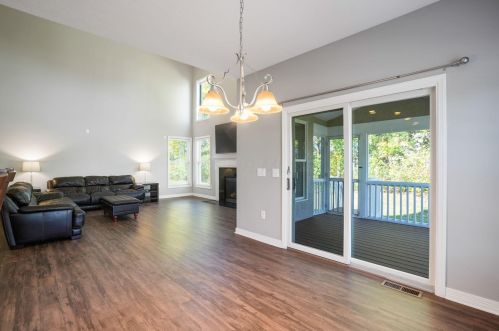 716 Ballater Dr, Delaware OH  43015-7184 exterior