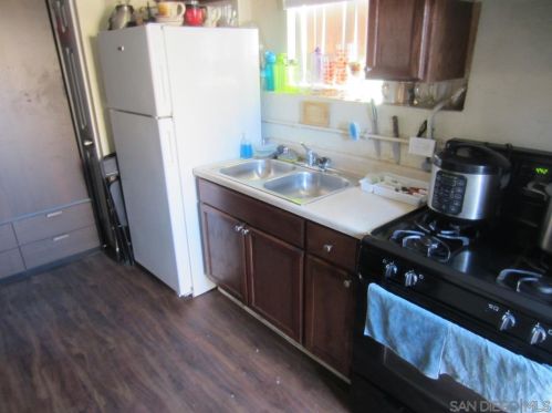 3095 J St, San Diego CA 92102-4411 exterior