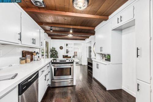 392 Moraga Way, Orinda CA  94563-3805 exterior