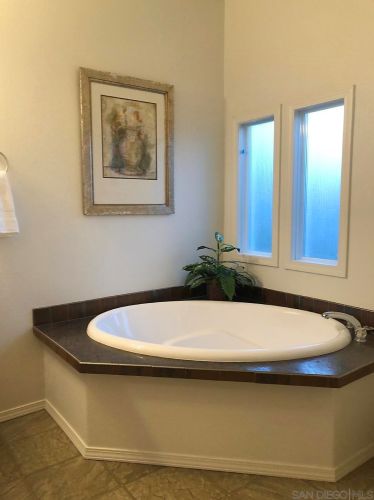 3302 Don Tomaso Dr, Carlsbad CA  92010-3951 exterior