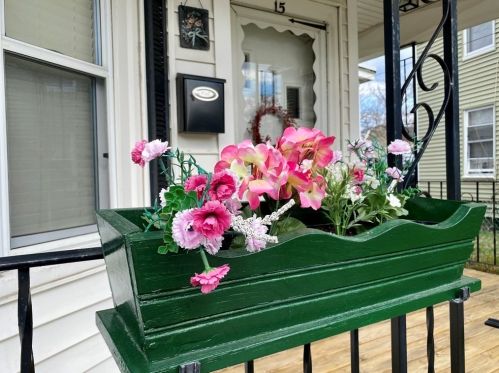 15 Woodland St, Lawrence, MA 01841-2333