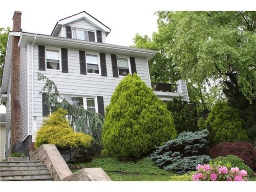 216 Station Pl, Mount Vernon, NY 10552-3863