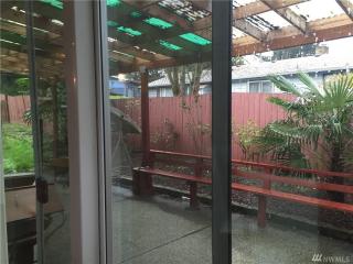 2516 Camas Ave, Seattle WA  98056-2226 exterior