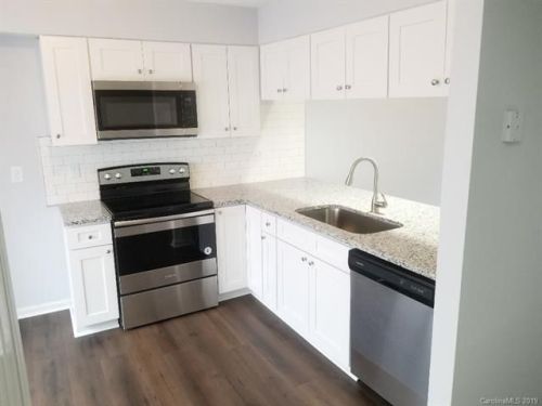 11022 Carmel Crossing Rd, Charlotte, NC 28226-4430