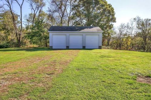 224 Trailer Blvd, New Kensington PA  15068-3944 exterior