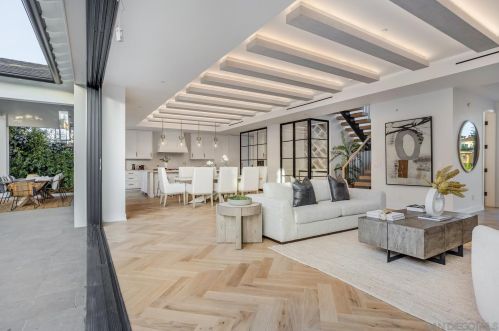 710 Cabrillo Ave, San Diego CA  92118-2030 exterior