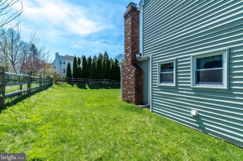 106 Claremont Dr, Lansdale PA 19446-6359 exterior