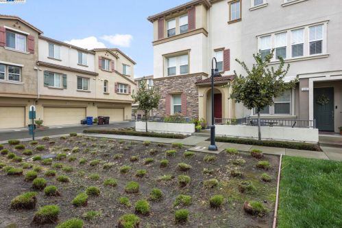1257 George Cir, Hayward, CA 94541-4398