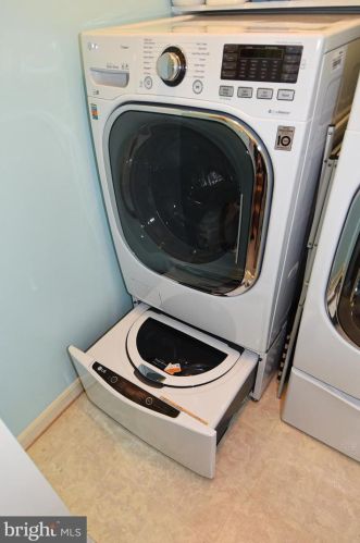 14276 Town Commons Way, Gainesville VA  20155-1497 exterior