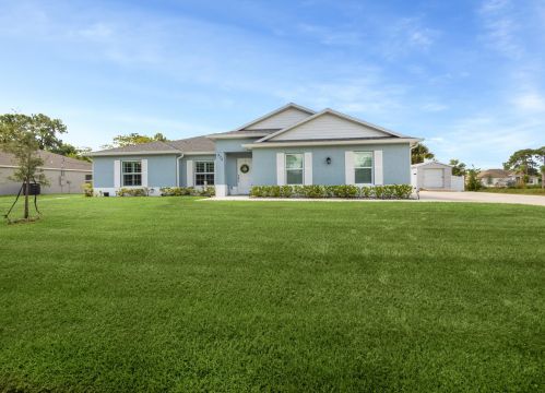 470 Concord Dr, Fort Pierce, FL 34983-8624