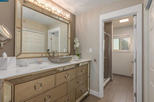 5213 Springdale Ave, Pleasanton CA 94588-3644 exterior