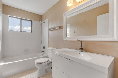 2819 Silver Palm Dr, Edgewater FL 32141-5501 exterior