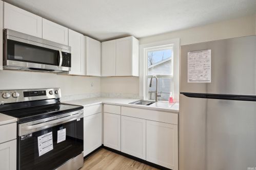 311 La Salle Ave, Mishawaka IN  46545-6224 exterior