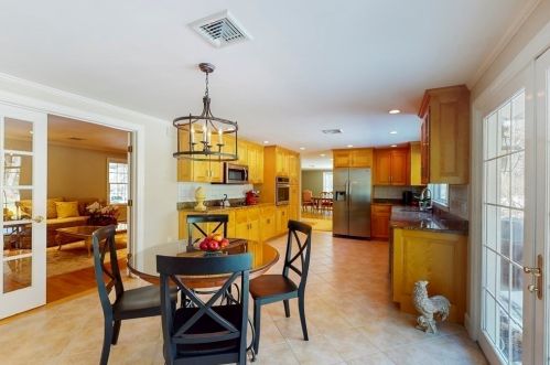 20 Winter St, Medfield MA 02052-1311 exterior