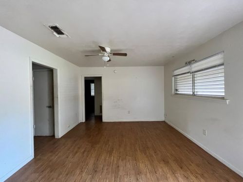 1218 Natchez Dr, Texas City, TX 77591-2322