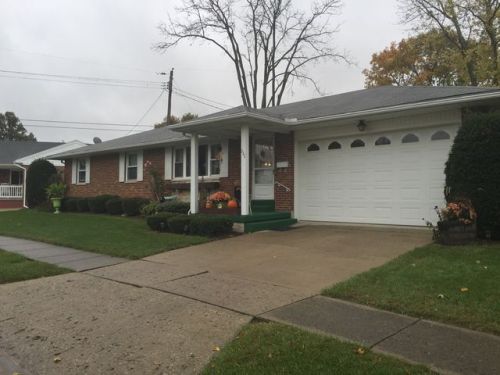 111 Brookside Dr, Brookville, OH 45309-1330