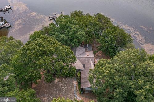 26 Mount Holly Ct, Montross VA  22520-4110 exterior