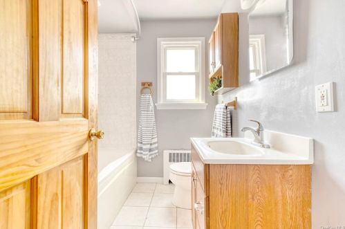 59 Beechwood Rd, Bedford Hills NY  10507-1701 exterior