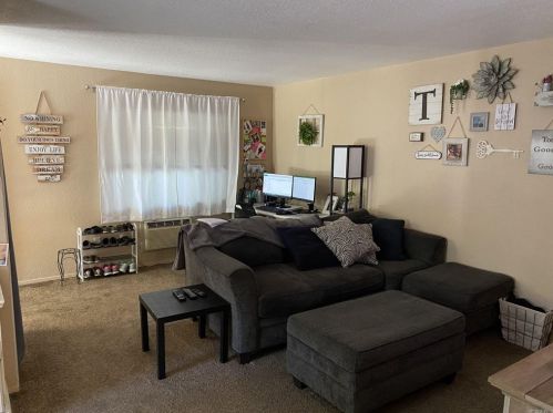 8265 Linden Rd, Lakeside, CA 92040-5539