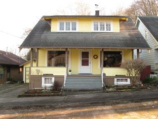 678 18th St, Tongue Point, OR 97103-3507