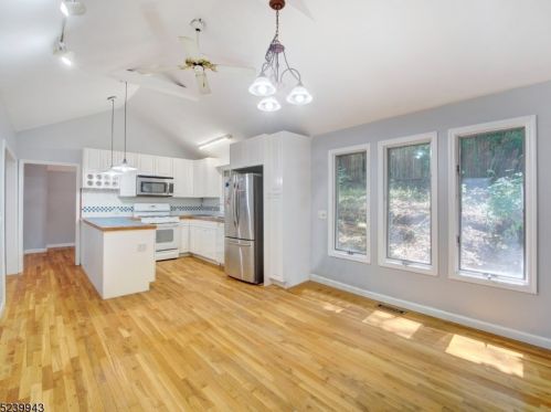29 Estling Lake Rd, Parsippany NJ  07834-1916 exterior