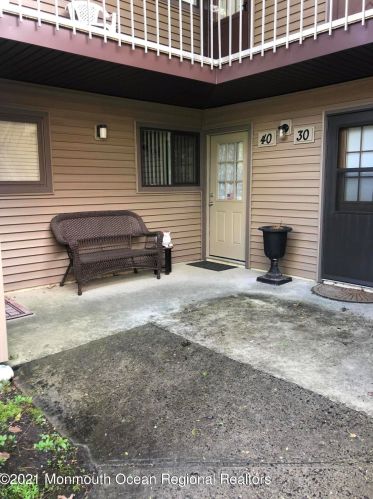 40 Hancock Ct, Tinton Falls, NJ 07701-5452