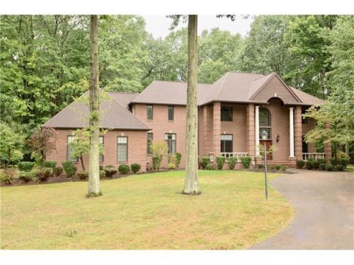 500 Anderwood Dr, Hermitage, PA 16148-3836