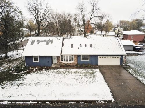 353 3rd St, New Johannesburg, WI 54017-2010