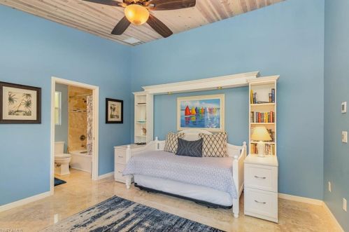 657 91 Ave, Naples FL 34108-2424 exterior