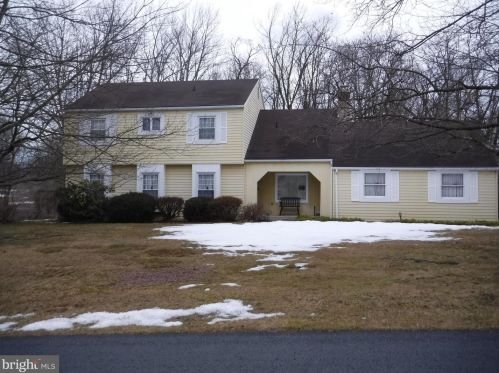 45 Banbury Rd, Hummelstown, PA 17036-9540