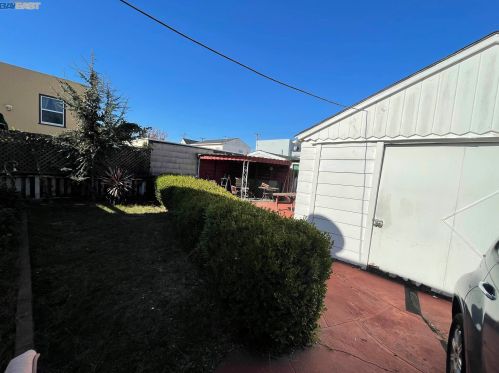 2021 Durant Ave, Oakland, CA 94603-3941