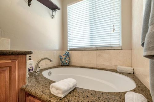 750 Joshua Dr, Hollister CA  95023-5671 exterior