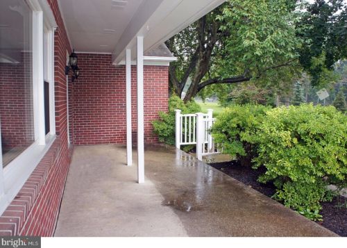 1735 Middletown Rd, Glen Mills, PA 19342-1908