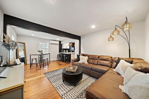 1021 Sealy St, Galveston TX 77550-3813 exterior