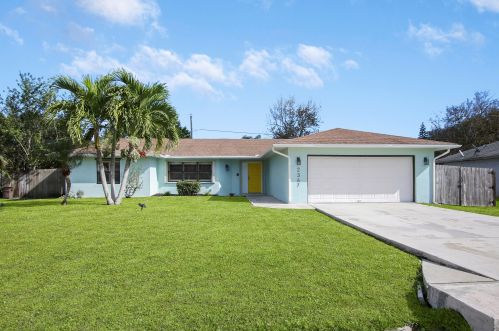 2367 Holland St, Fort Pierce, FL 34952-4830