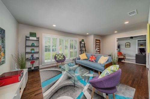 721 James Dr, Richardson TX  75080-6028 exterior